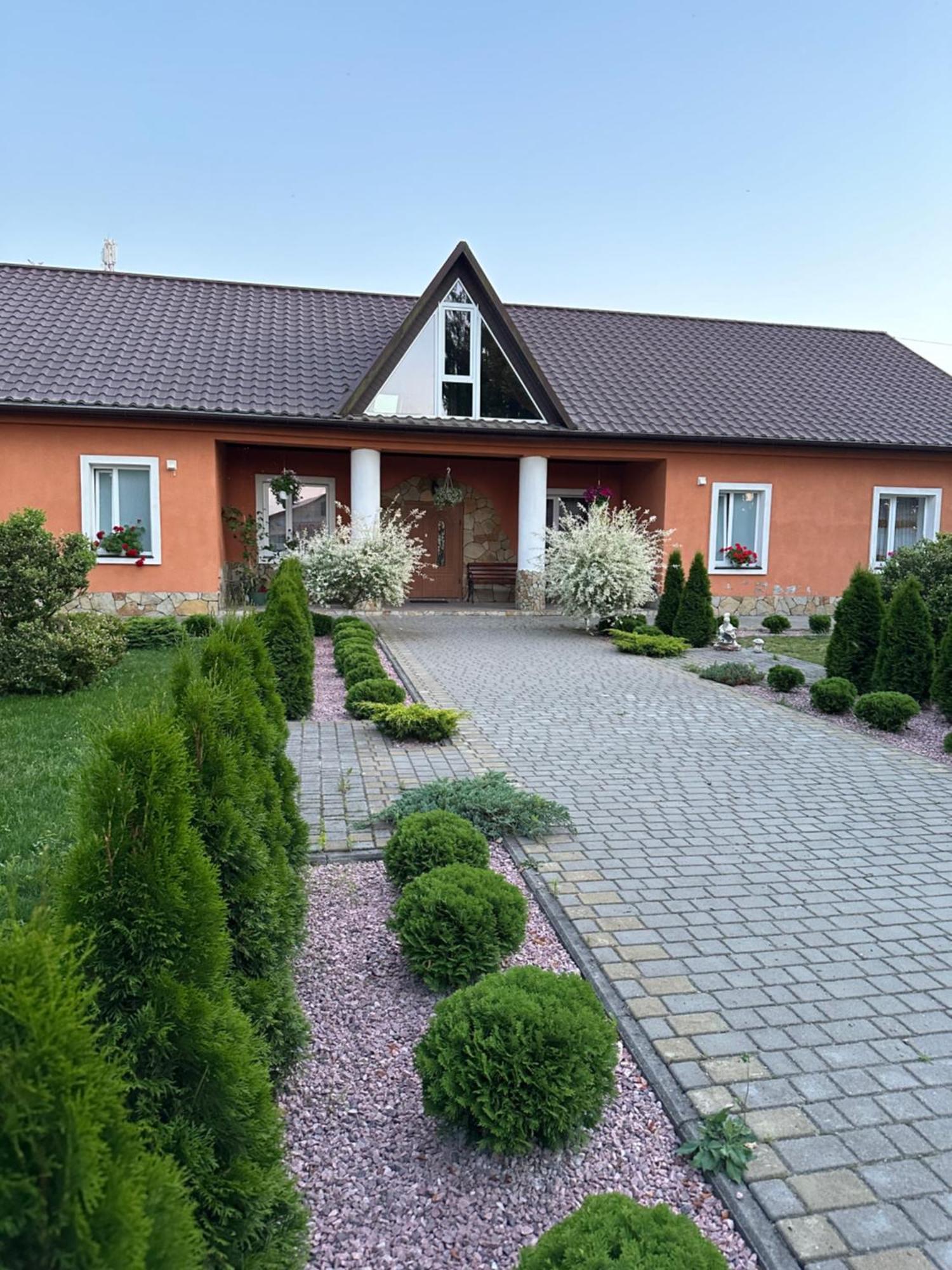 Villa Лукі Switjas Exterior foto